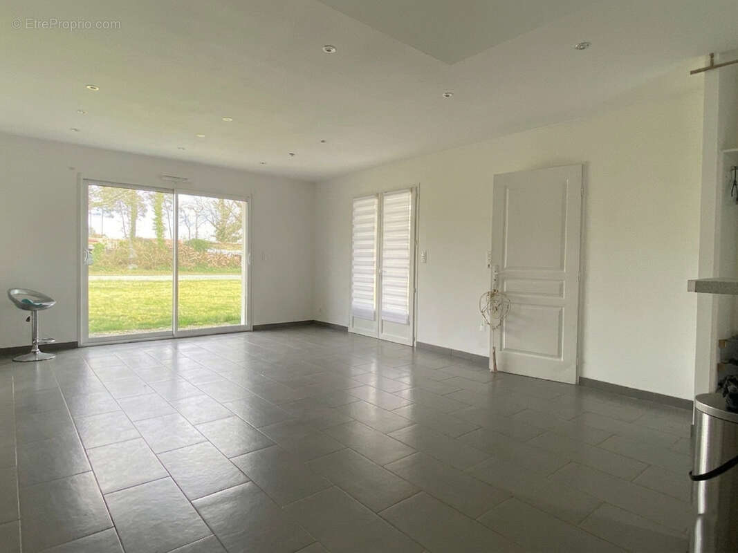 Maison à RION-DES-LANDES