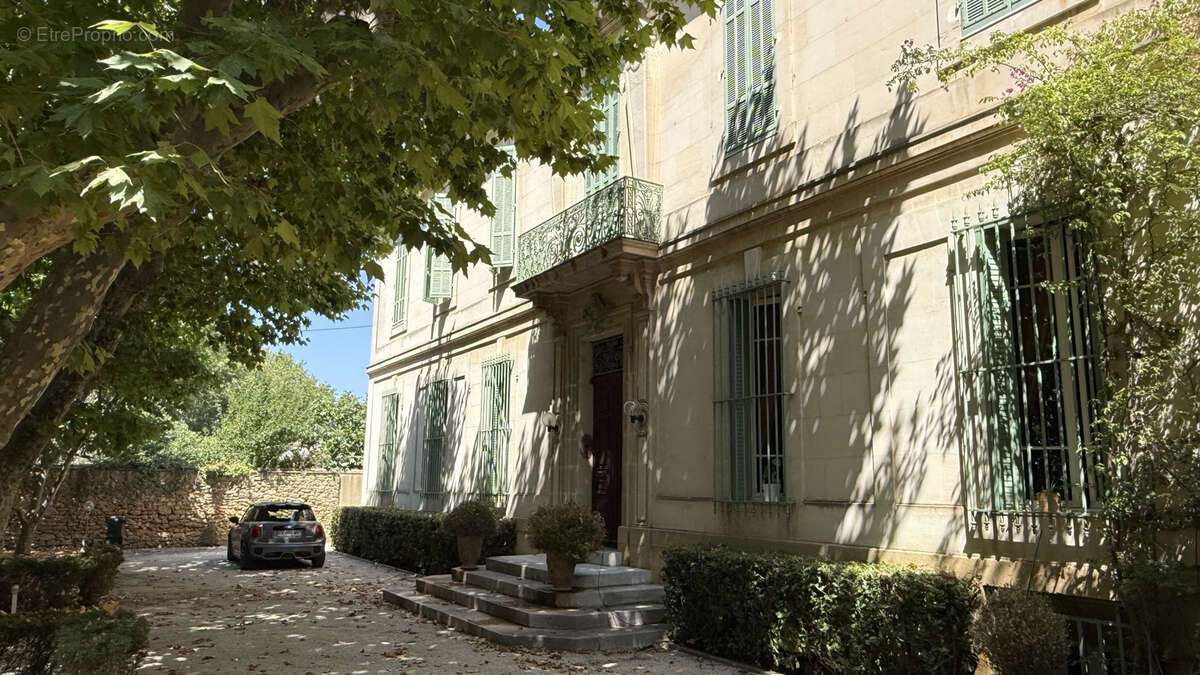 Hôtel particulier de caractère à Grans - photo 5