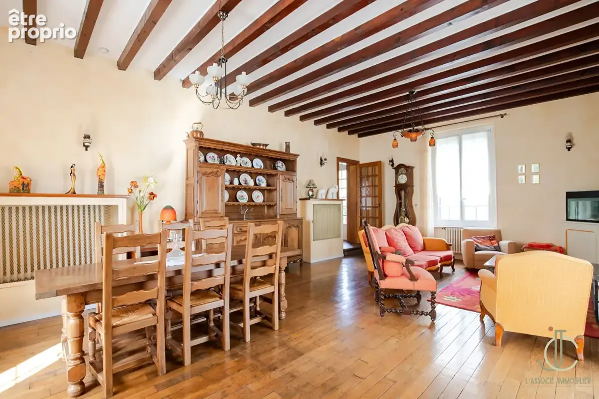 VITTEL VILLA / 5 chambres / 172m2 / Jardin et garage - photo 2
