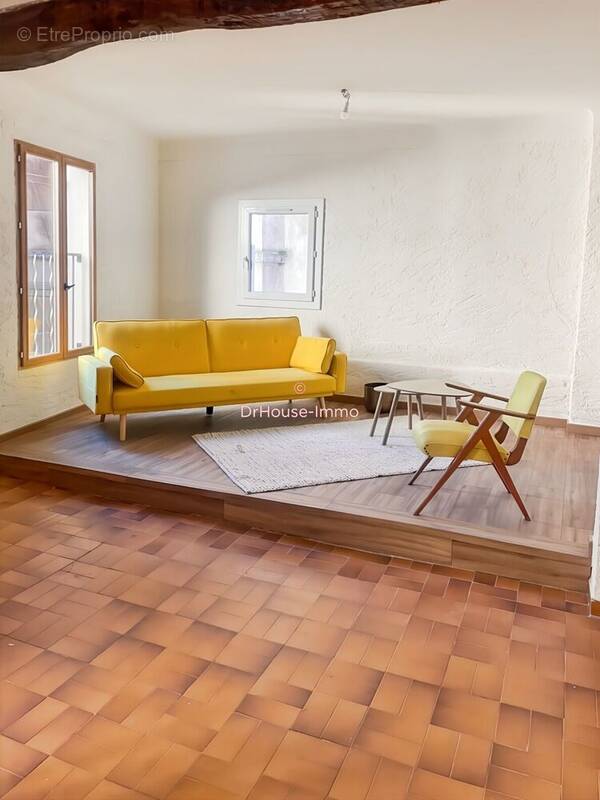 Appartement à COTIGNAC