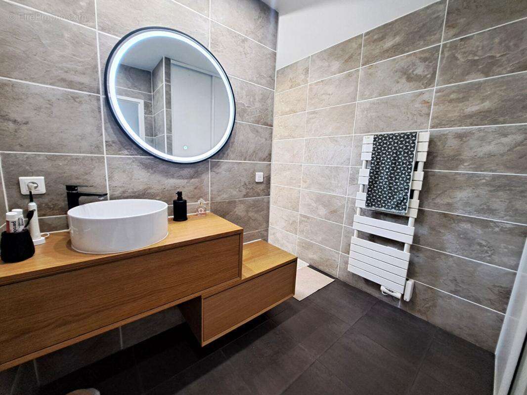 Maison à ROULLET-SAINT-ESTEPHE