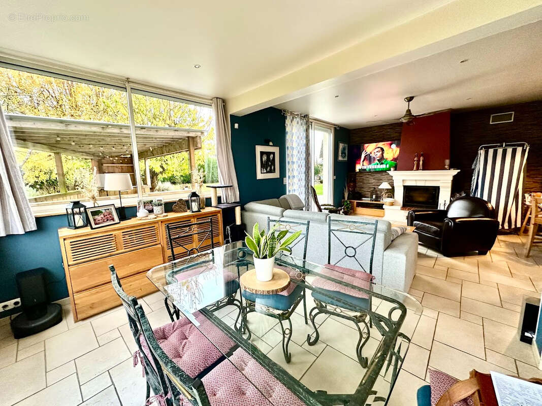 Maison à LA FEUILLIE