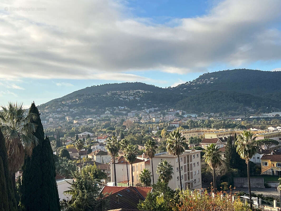 Appartement à HYERES