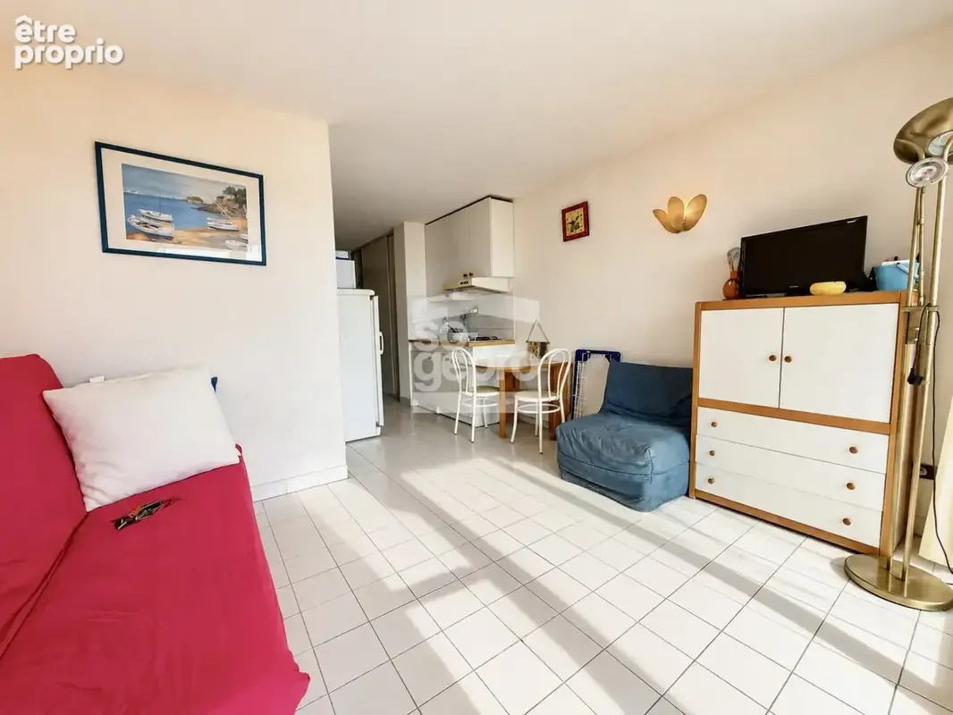 Réf : 2343 - Vente 2 Pièces avec parking et piscine, à deux pas de la plage Richelieu ! - photo 4
