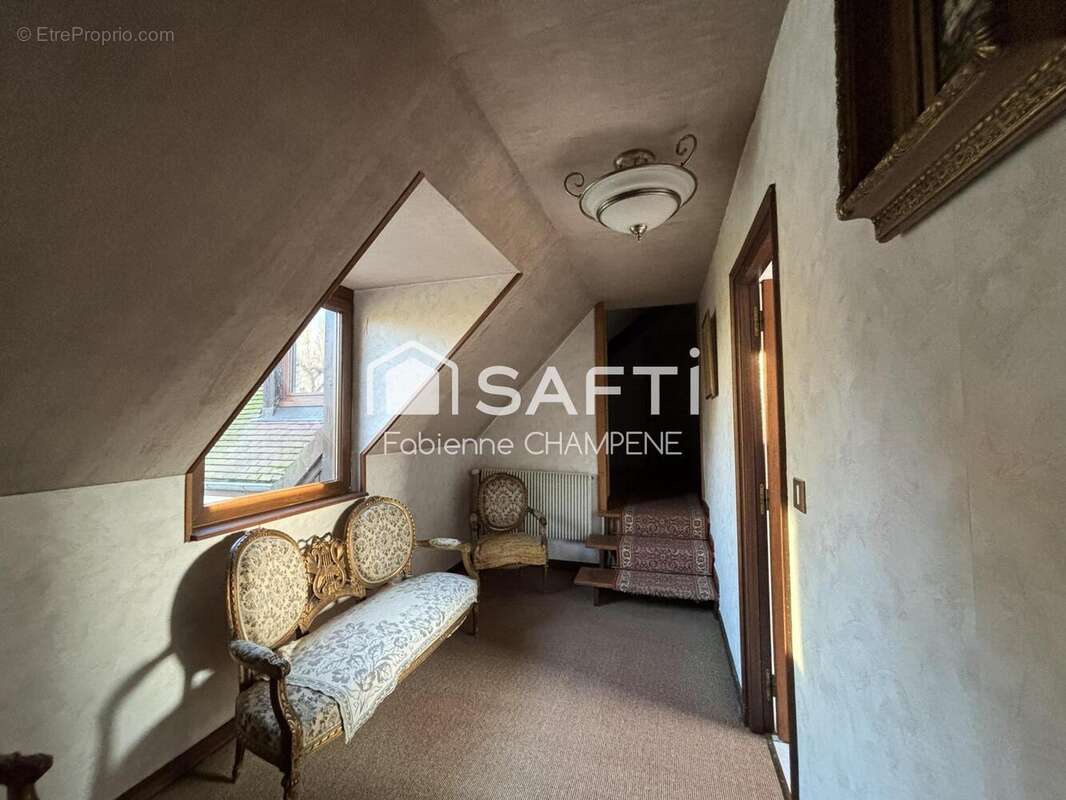 Maison 303 m² à Le Deschaux  - photo 7