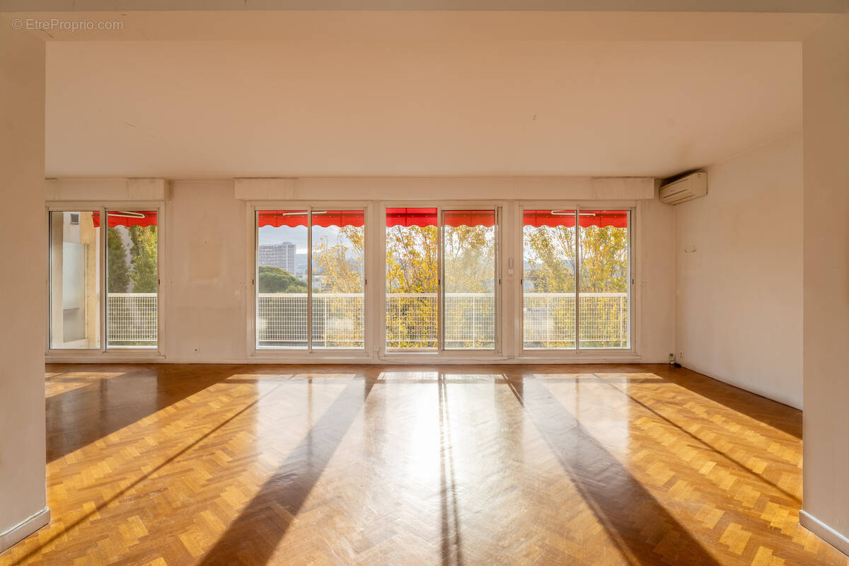 Appartement à MARSEILLE-8E