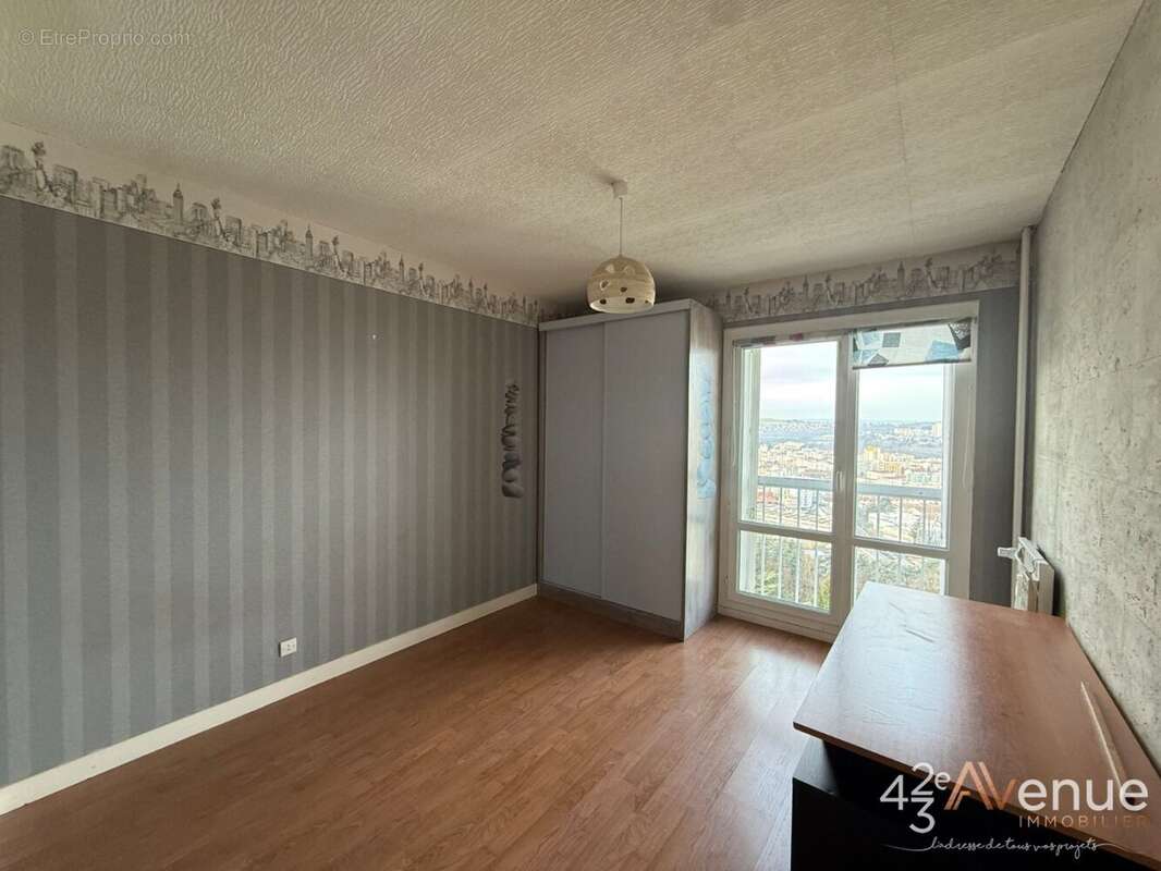 Appartement à SAINT-ETIENNE