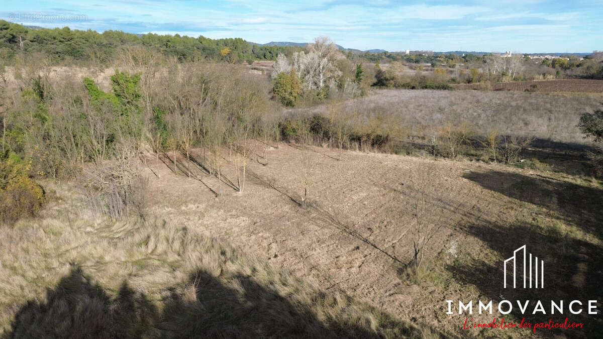 Terrain à SAINT-DREZERY