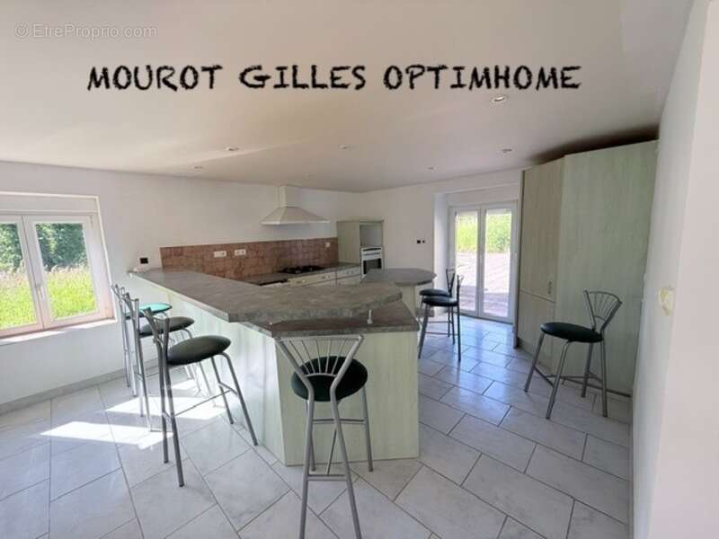 Vaste demeure de 326 m² au calme : volumes exceptionnels et potentiel unique – Proche Épinal - photo 7