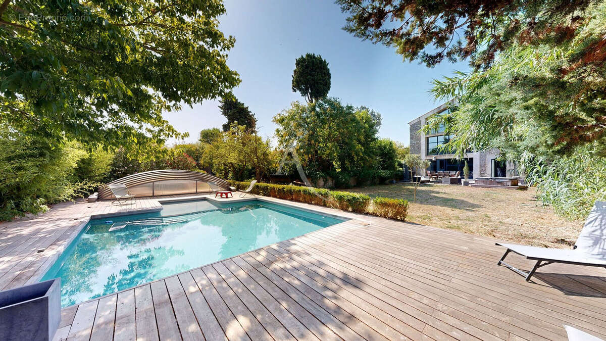 Superbe batisse  type loft de  214m²  et son appartement indépendant à 10km de Narbonne - photo 2