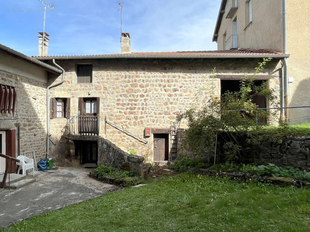 Maison à SAINT-PAL-DE-CHALENCON