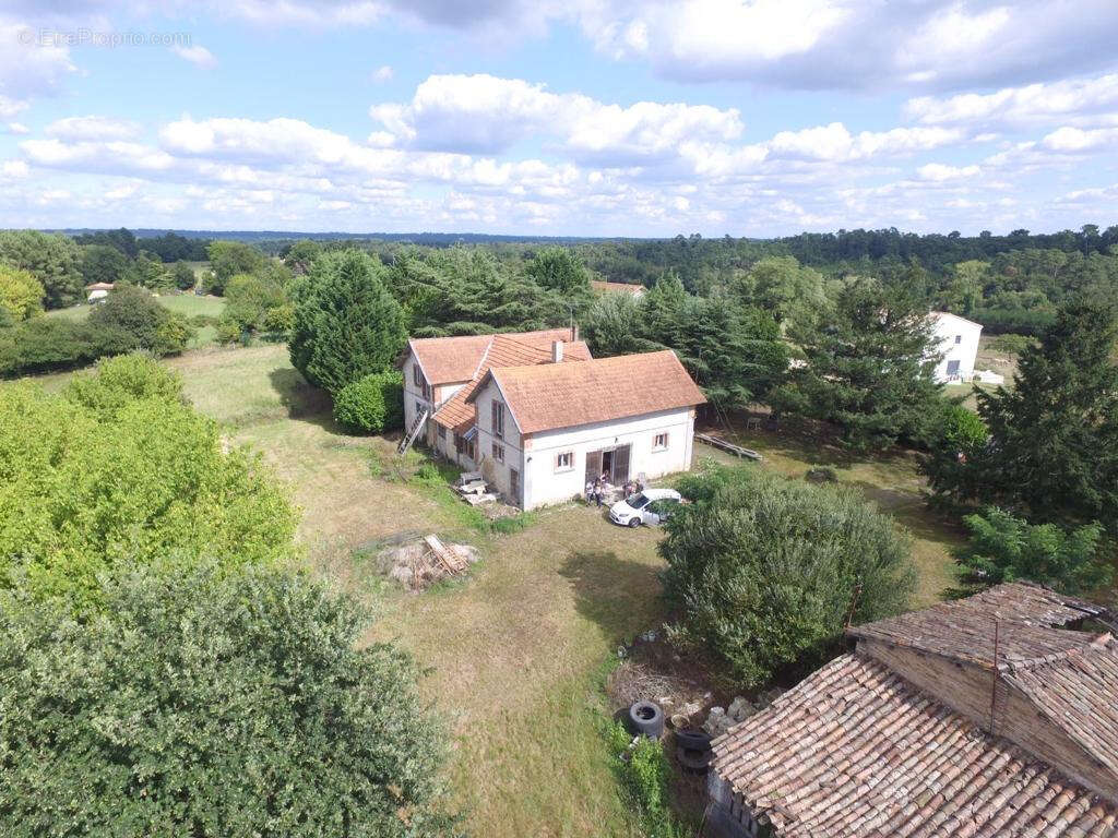 Maison à MONTGUYON