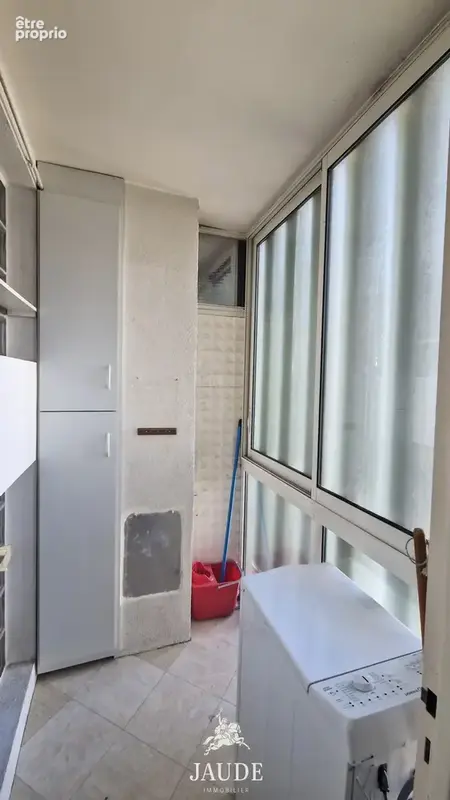 Issoire spacieux appartement t4 de 101 m2 à rafraîchir avec balcon,cave et vue sur l’abbatiale - photo 17