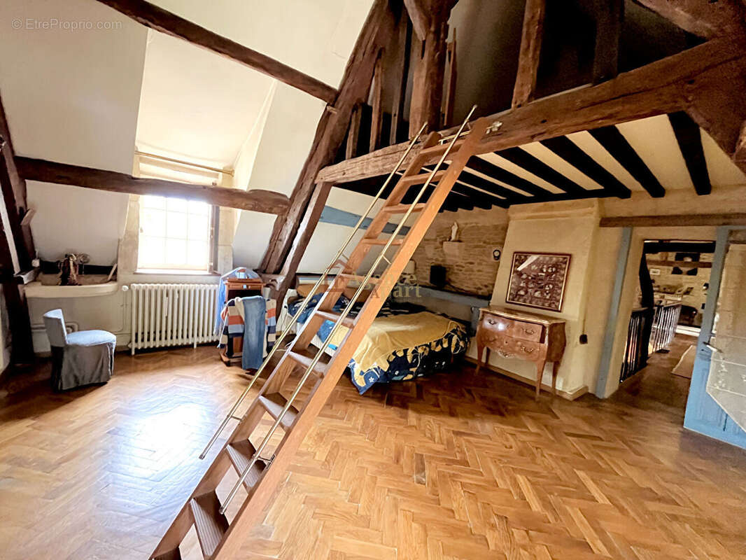 Maison à MOULT