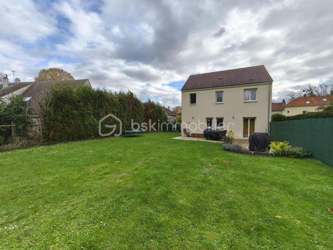 Maison à CONGIS-SUR-THEROUANNE