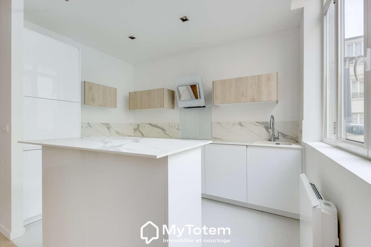 Appartement à PARIS-11E