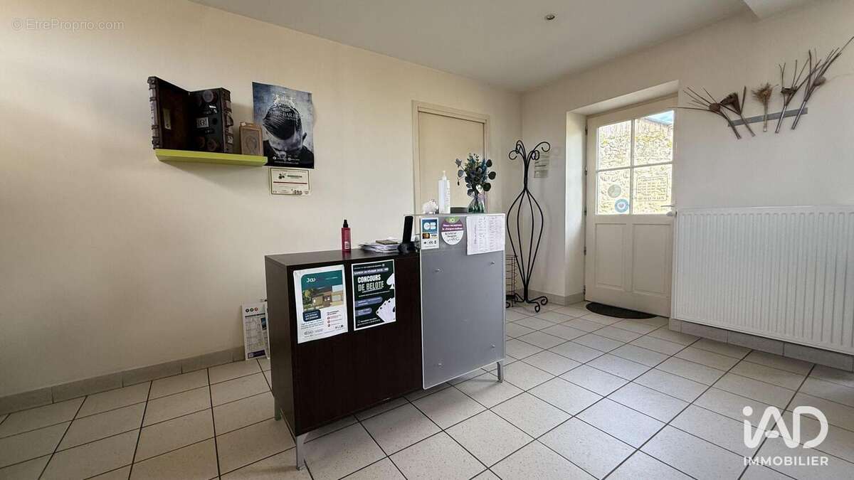 Photo 3 - Commerce à LE VIEIL-BAUGE