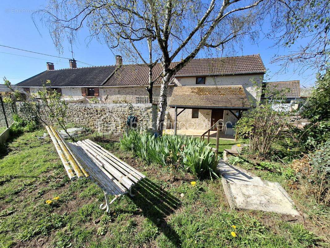 Maison à MEREVILLE