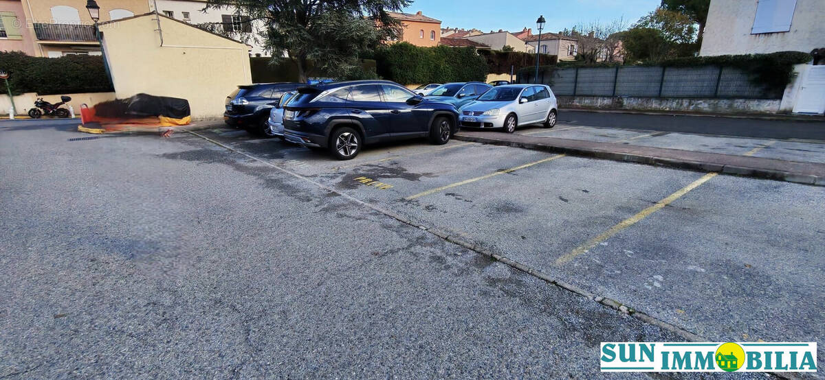 Parking à VILLENEUVE-LOUBET