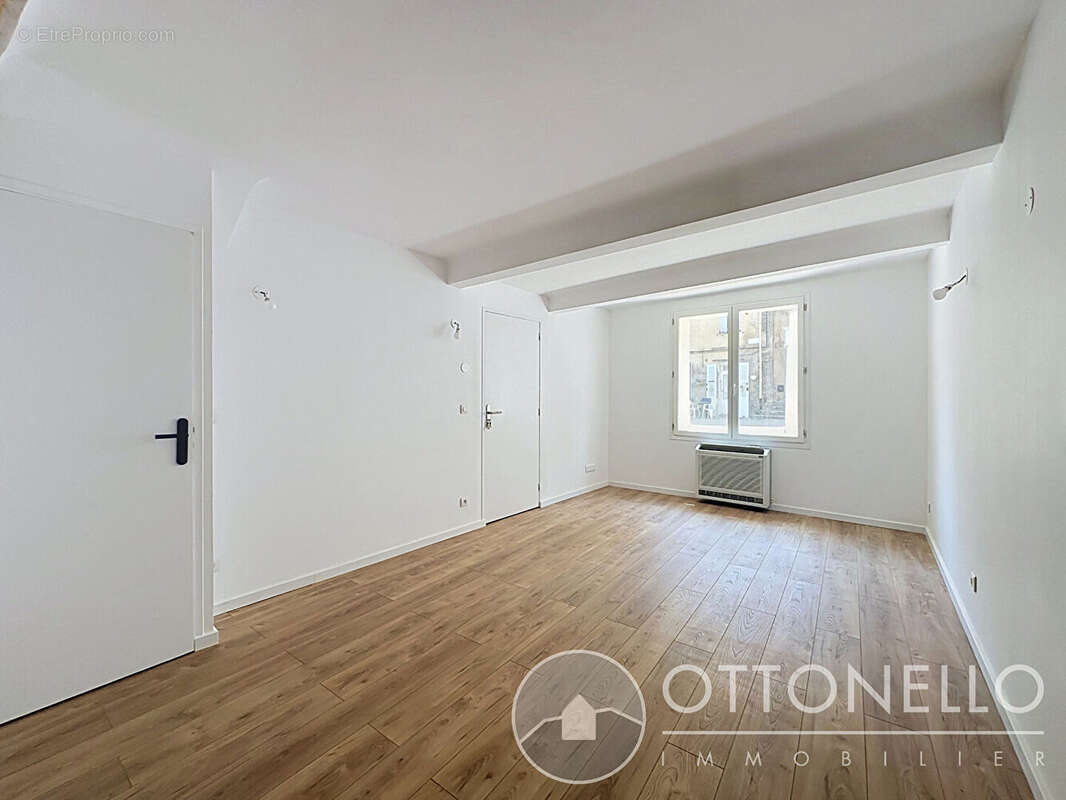 Appartement en souplex Roquebrune Sur Argens 4 pièces 75,20 m2 avec cour intérieure - photo 2
