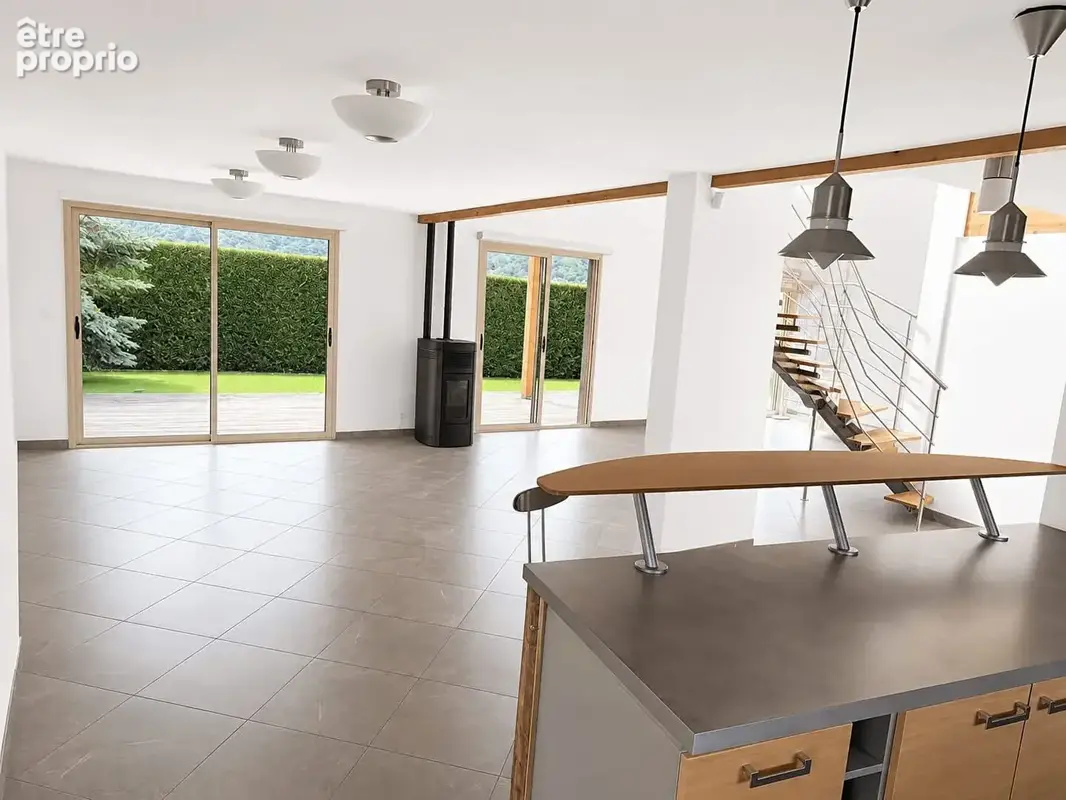 EXCLUSIVITE Villa de 215 m2 sur les hauteurs à 8 minutes du centre de Clermont-Ferrand - photo 4