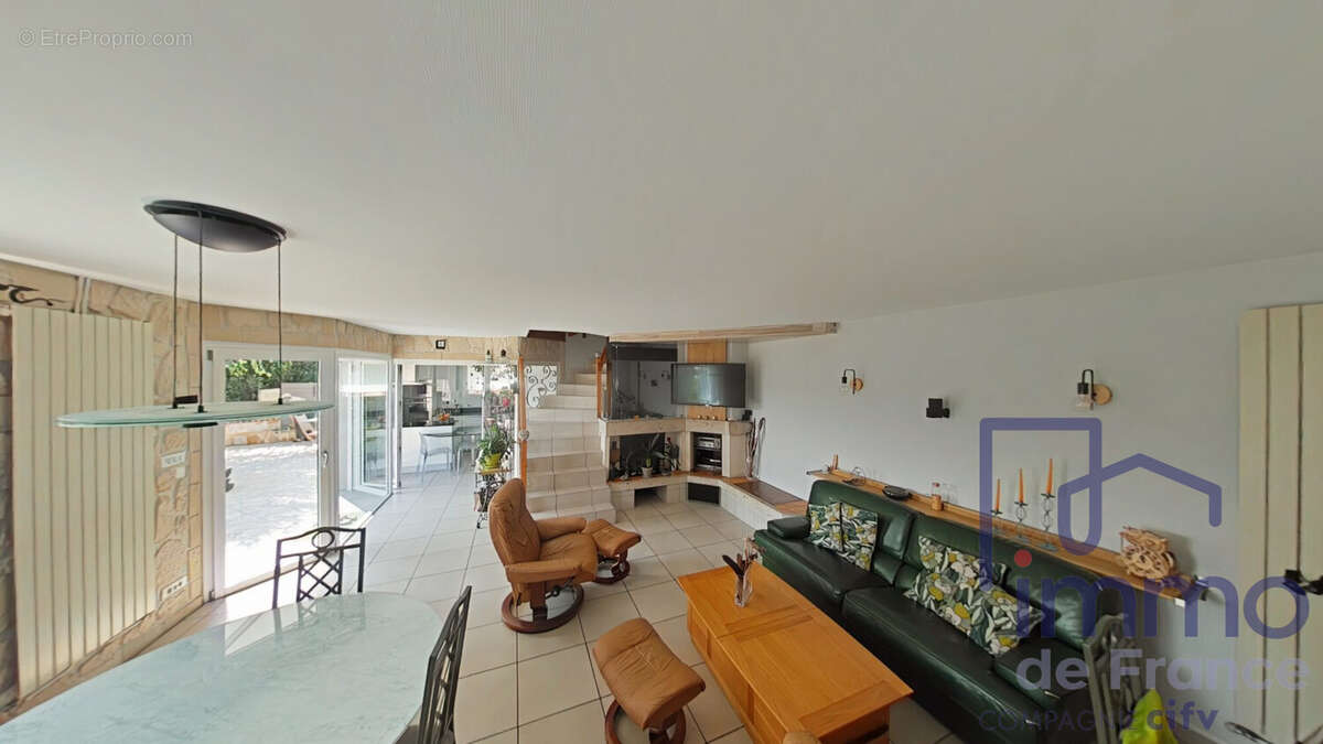 Maison 88 m² à Saint-Jean-Bonnefonds  - photo 2