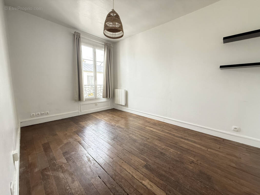 Appartement à PARIS-14E