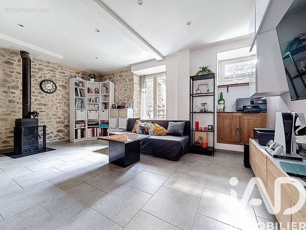 Photo 1 - Maison à JANVILLE-SUR-JUINE