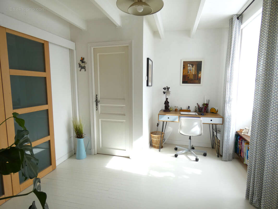 Maison à NANTEUIL-AURIAC-DE-BOURZAC