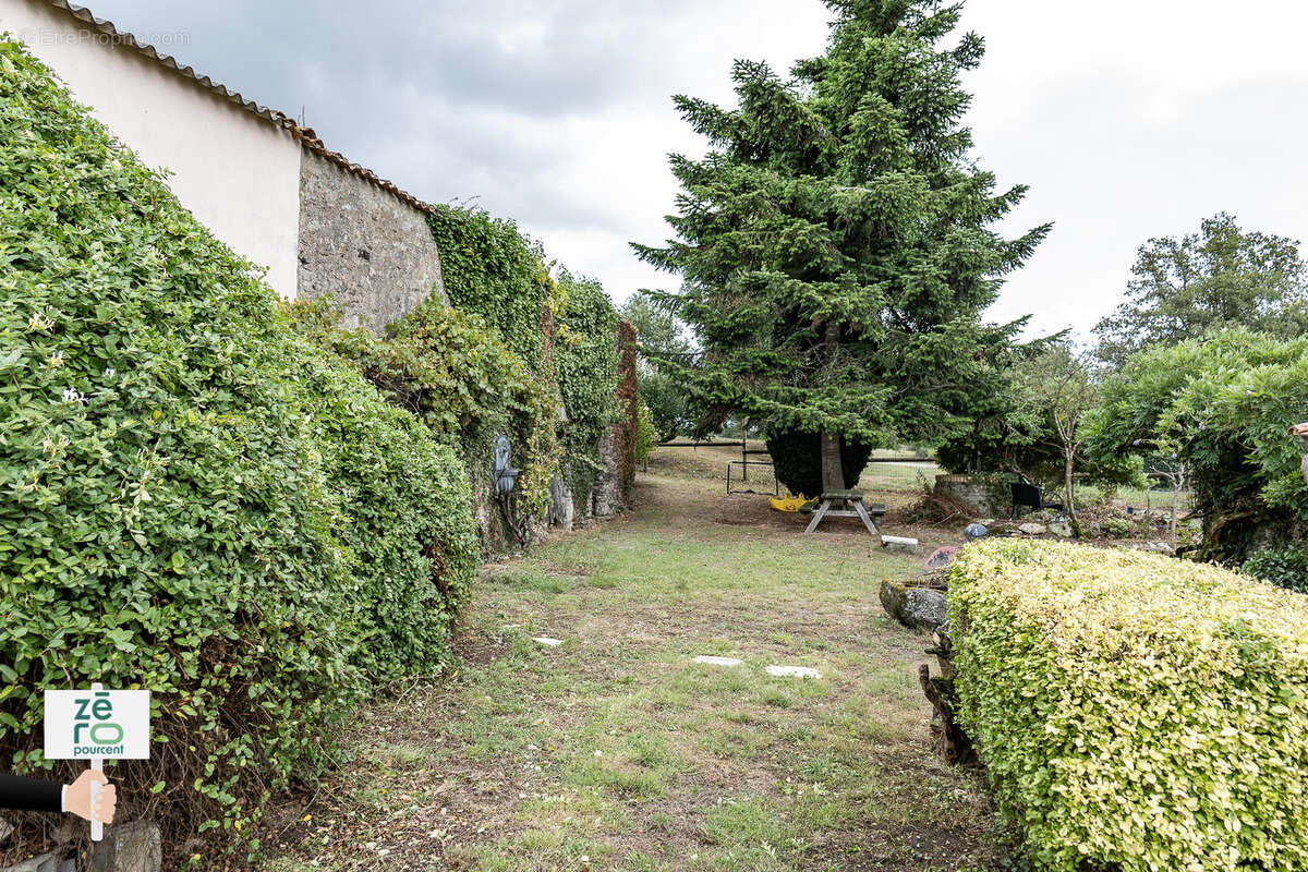 Maison de charme en pierre à vendre à Saint-Étienne-du-Bois, proche Legé   174 m2 habitables - photo 42
