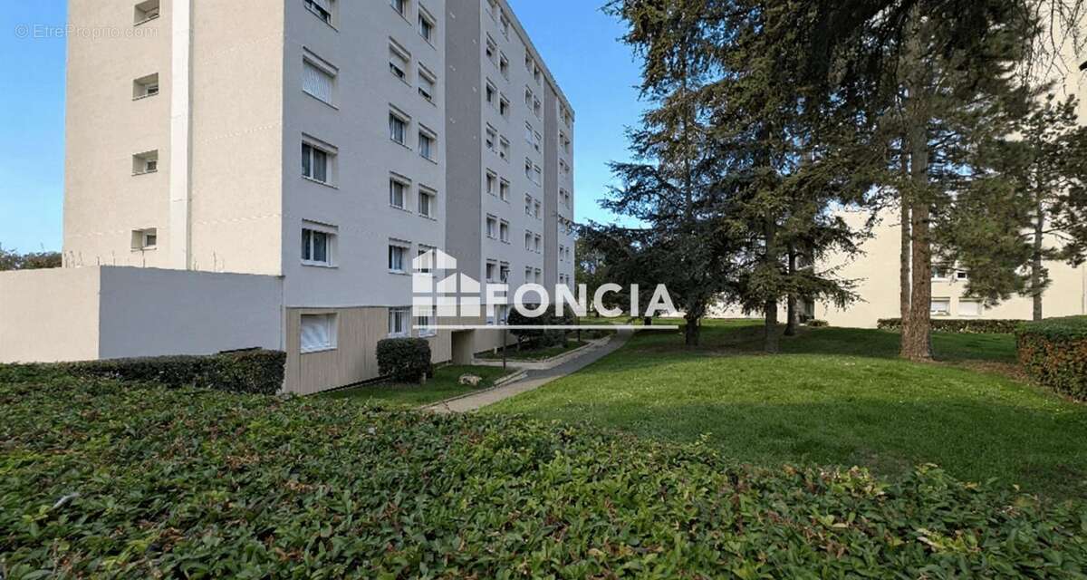 Appartement à CHILLY-MAZARIN