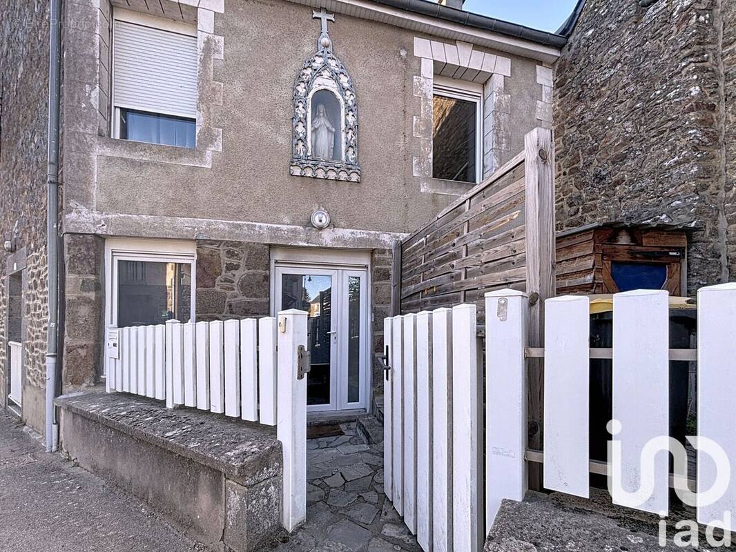 Photo 1 - Maison à LA CHAPELLE-AUX-FILTZMEENS