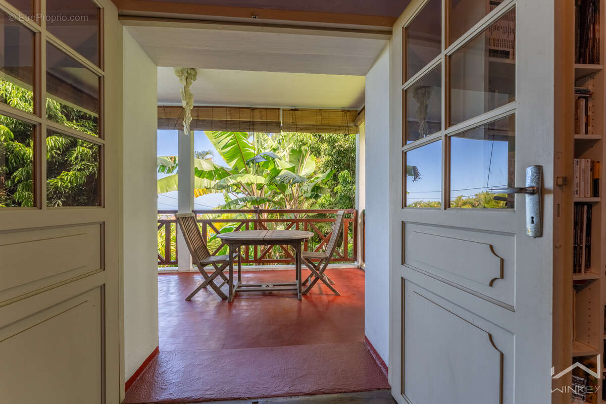 Villa de caractère avec vue océan, piscine et dépendances   Le Tampon - photo 20