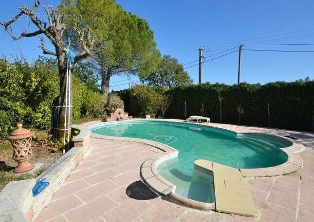 Maison à MONTAIGU-DE-QUERCY