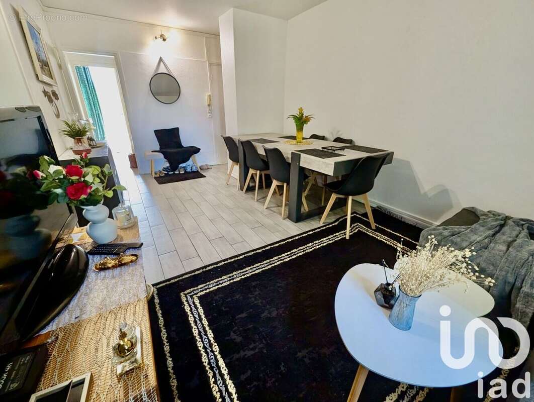 Photo 2 - Appartement à SAINT-PIERRE-LES-ELBEUF