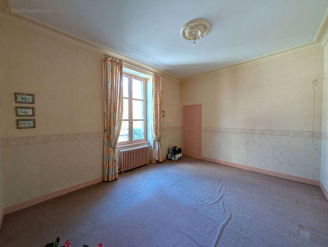 Maison à DOL-DE-BRETAGNE