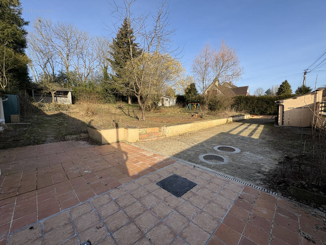 Terrain à VALDAMPIERRE