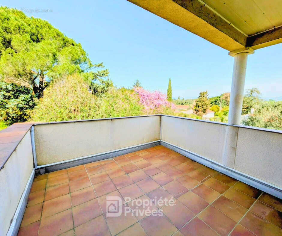 Maison à ROQUEBRUNE-SUR-ARGENS