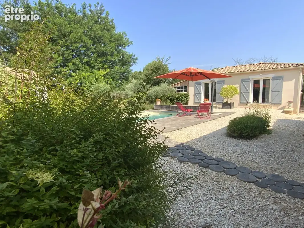Maison de plain pied de 148 m2 avec piscine et T2 indépendant sur terrain de 1000 m2. - photo 14
