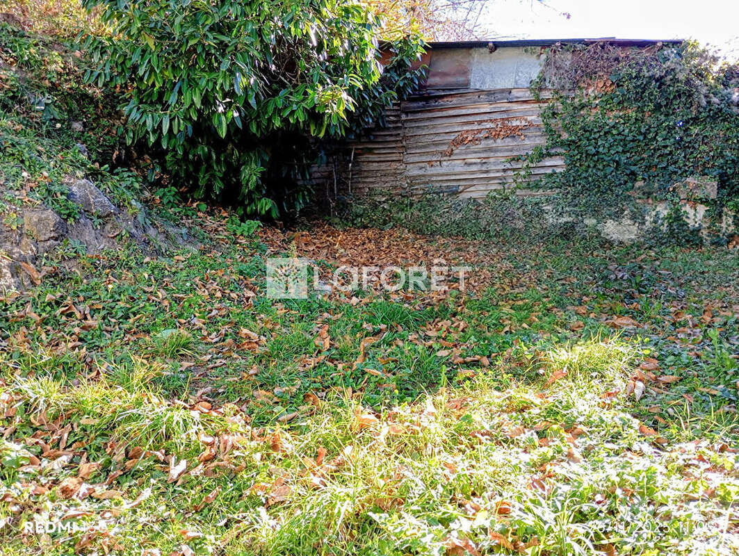 Maison à SAINT-LAURENT-DE-CERDANS