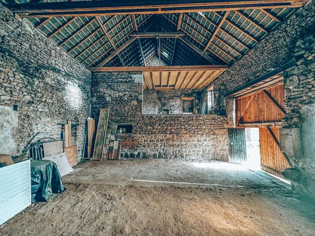 Maison à SAINT-GERVAIS-D'AUVERGNE