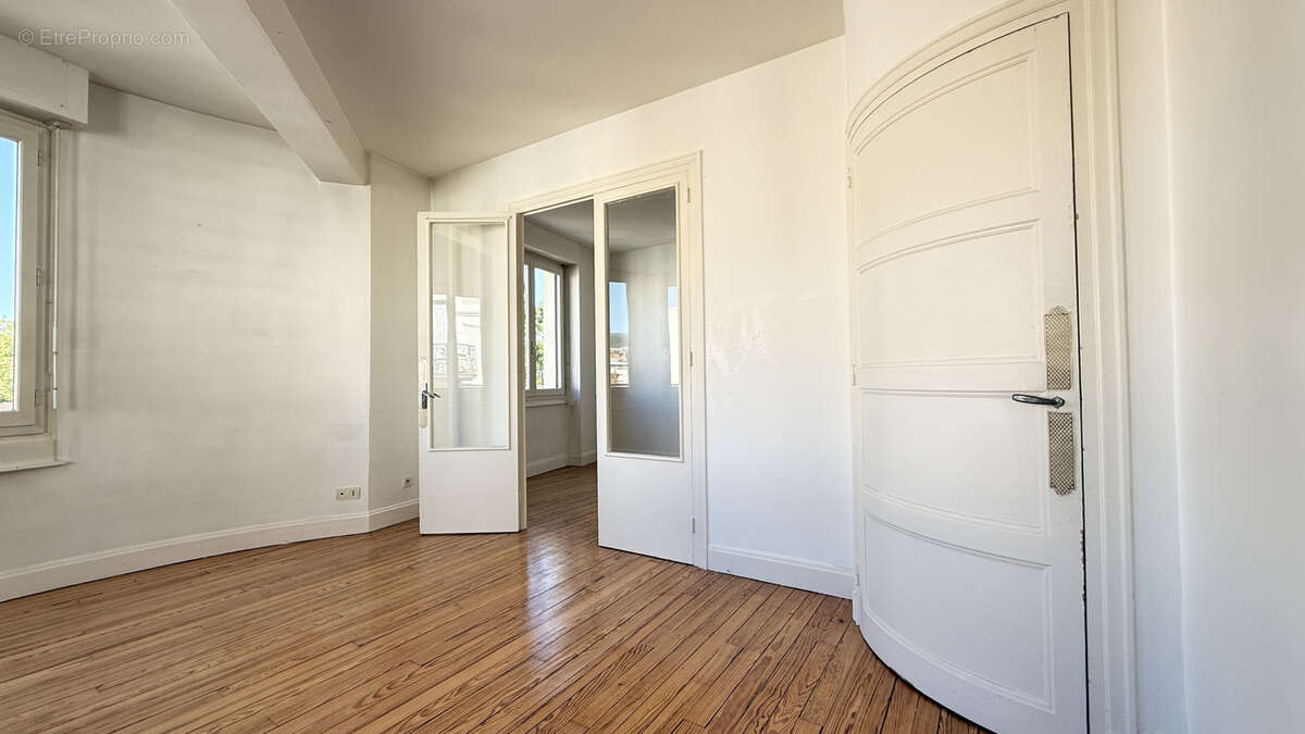 Appartement T4 lumineux centre-ville Clermont-Ferrand - photo 20