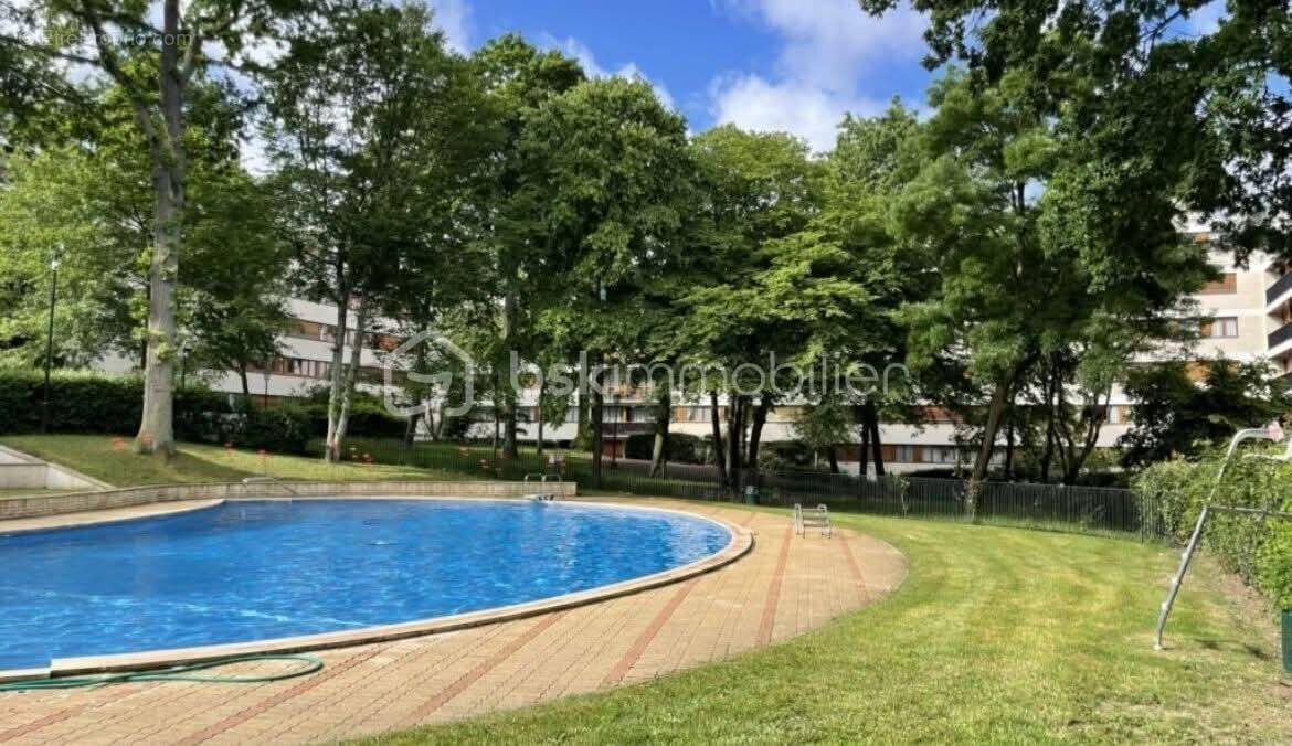 Appartement à LA CELLE-SAINT-CLOUD