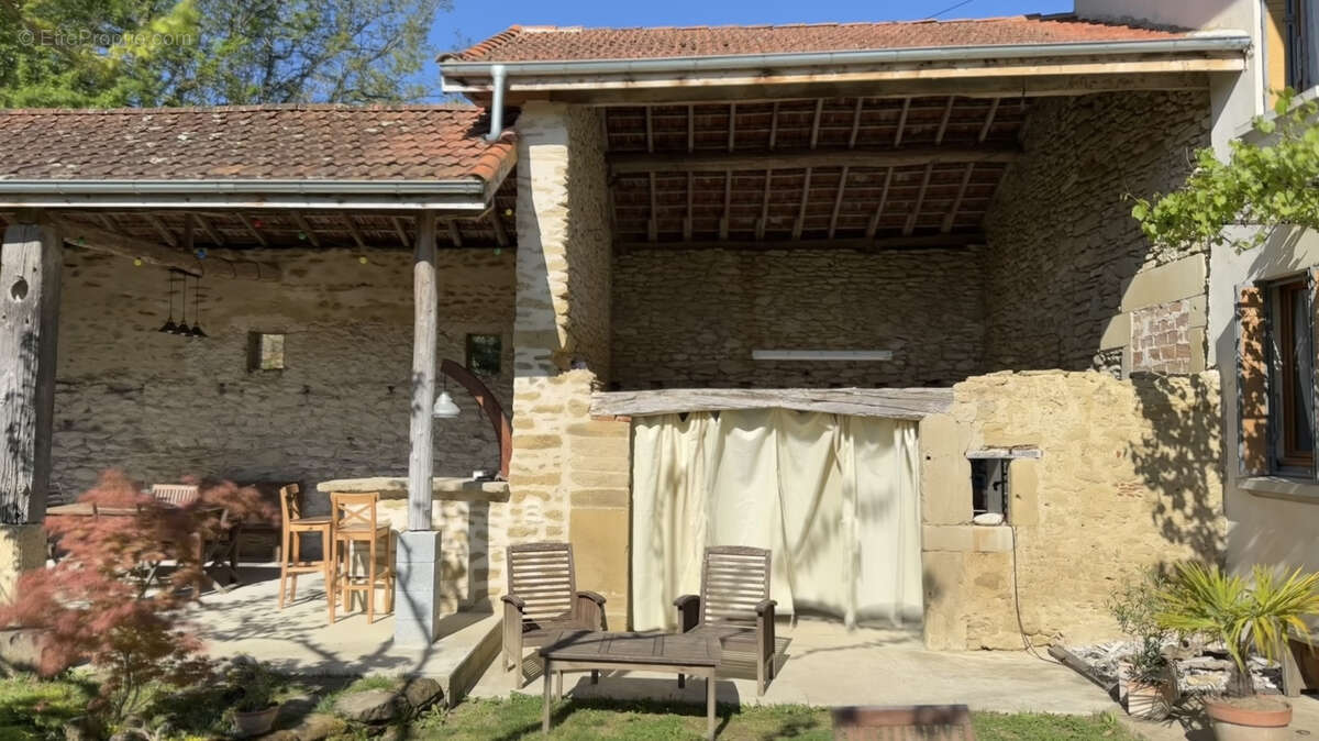 Maison à MONTCHENU