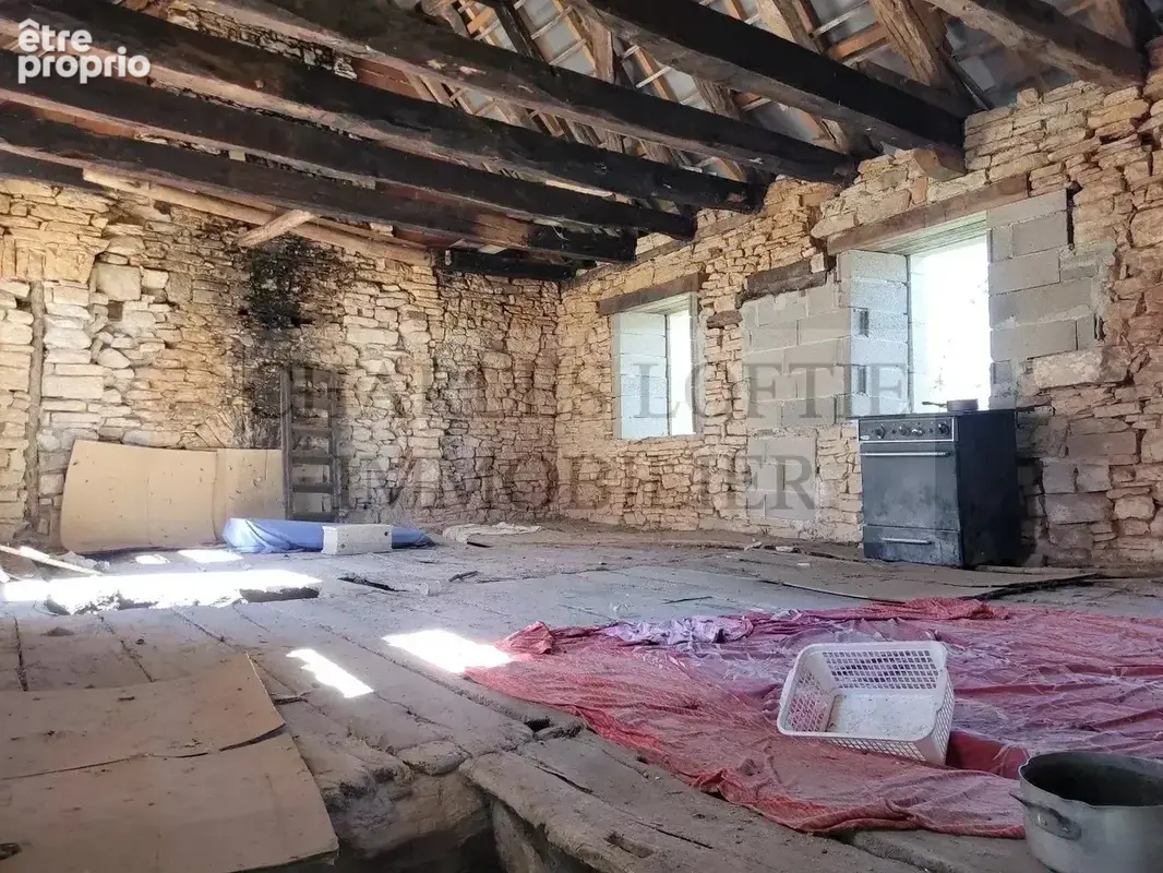 Maison de village en pierre à rénover – Charme et potentiel - photo 4