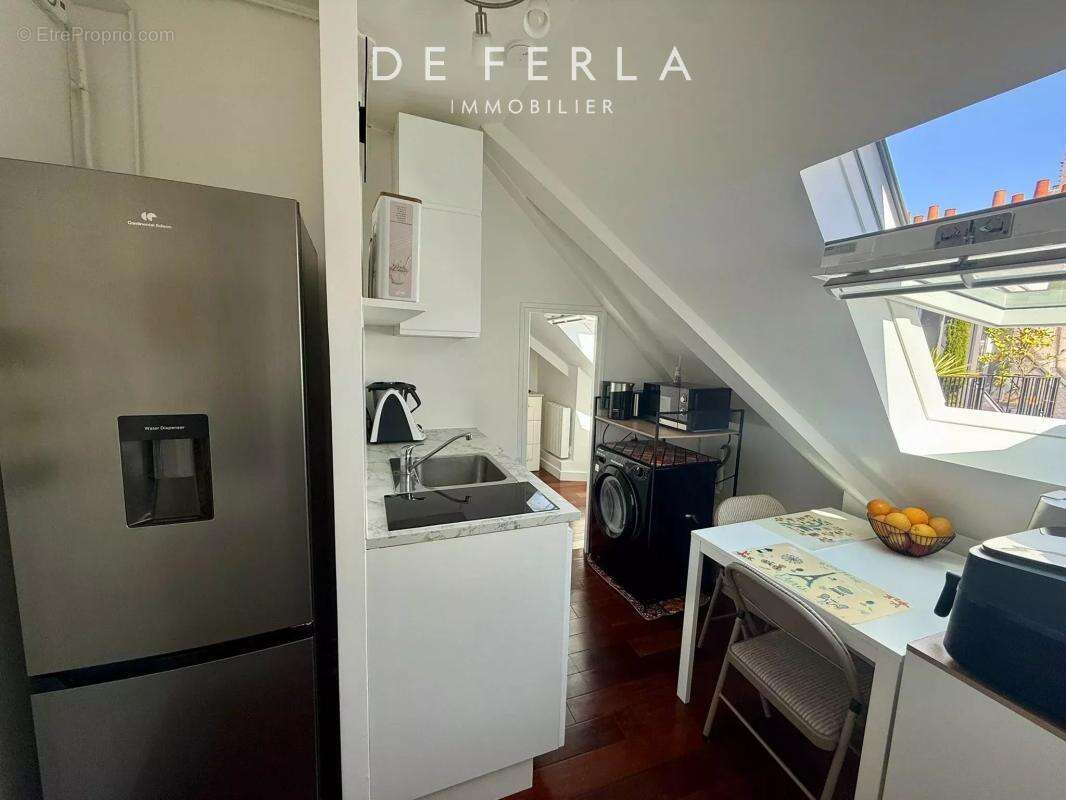 Appartement à PARIS-8E