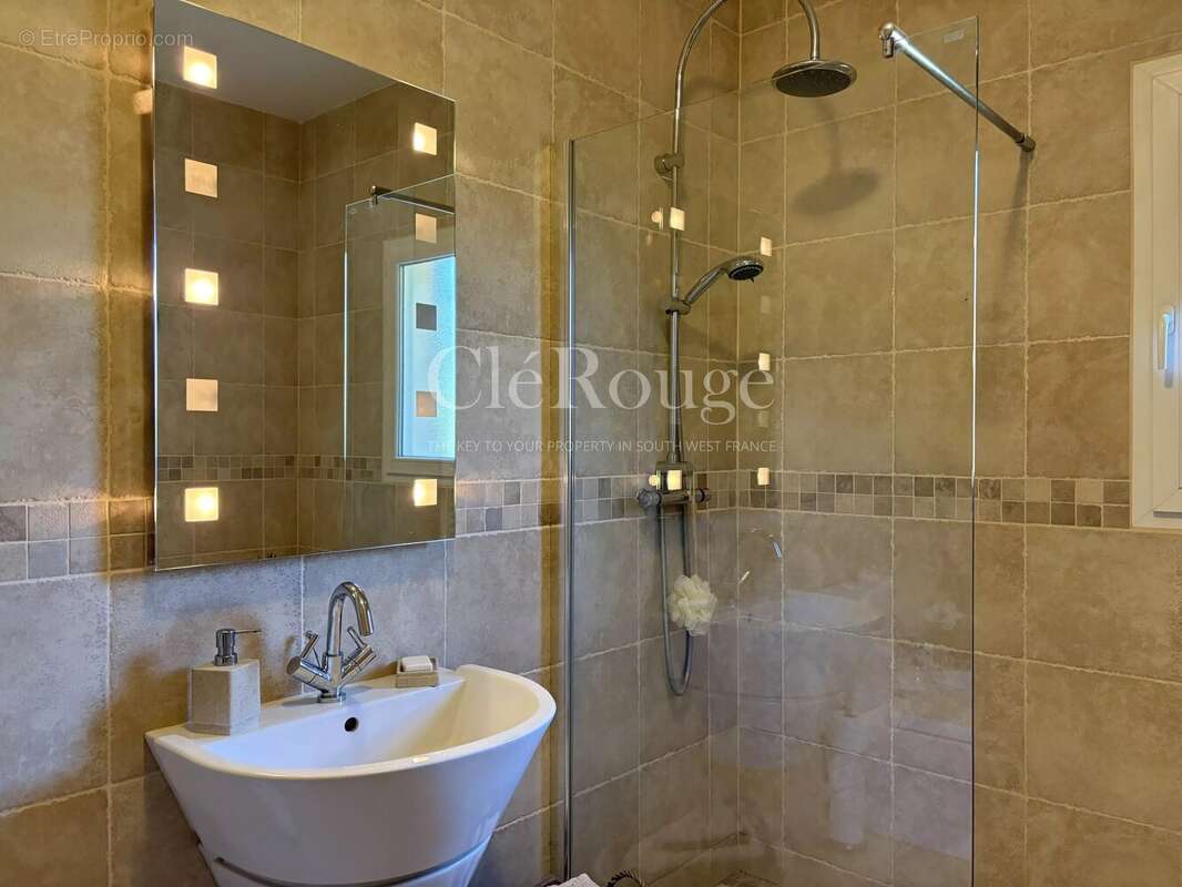 Proche de Tombebœuf – Belle maison lumineuse de 3 chambres avec piscine dans un cadre privilégié - photo 13