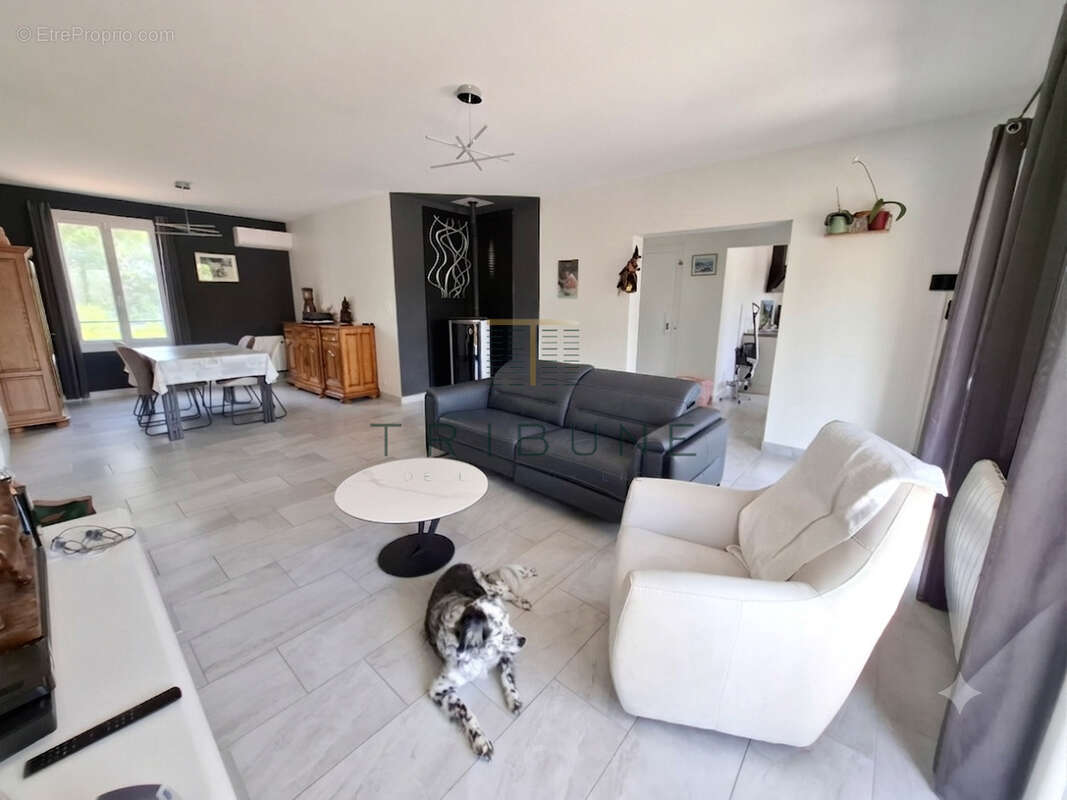 Maison T4 avec sous sol, jardin et garage à camping car - photo 4