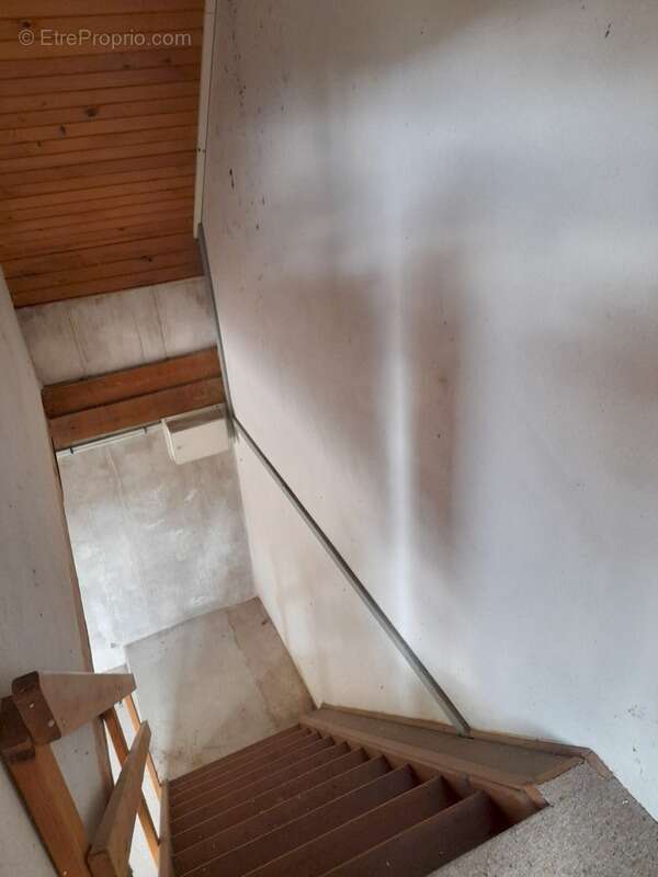 Maison à Cussy en Morvan  de 136 m2 - 8 pièces - diverses dépendances - terrain 1182 m2 - photo 20