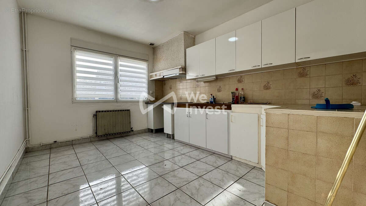 Maison à VELAINES